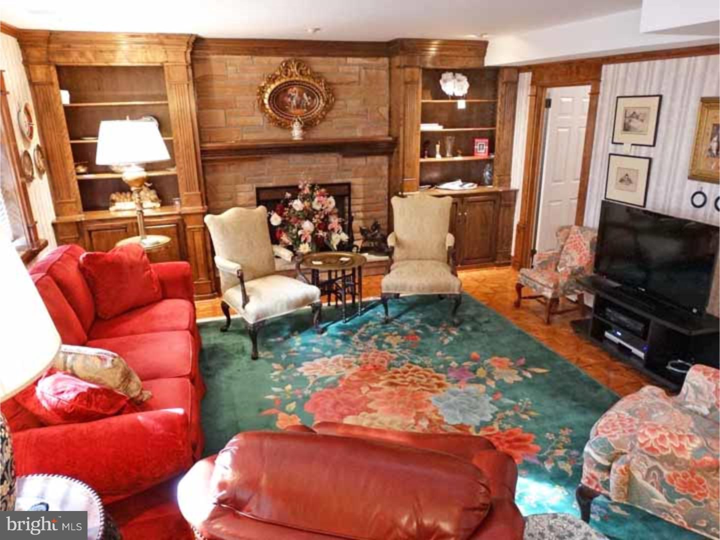 9663 Sandanne Road Philadelphia, PA 19115 - Photo 11 of 24 Family Room