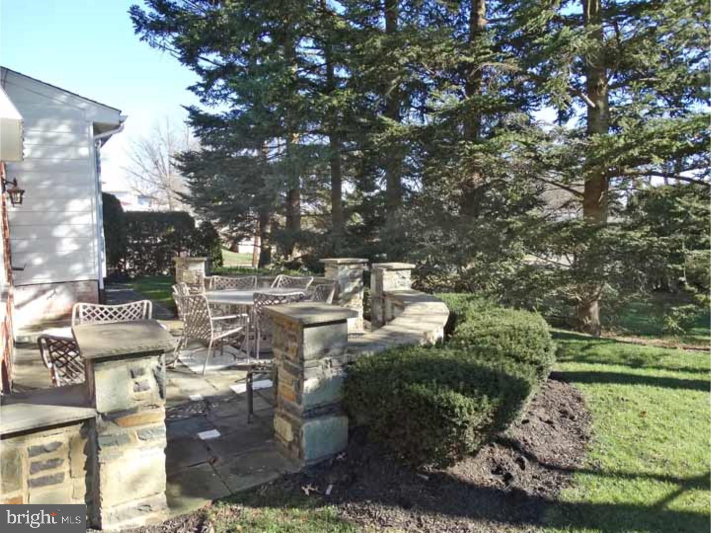 9663 Sandanne Road Philadelphia, PA 19115 - Photo 23 of 24 Exterior Back