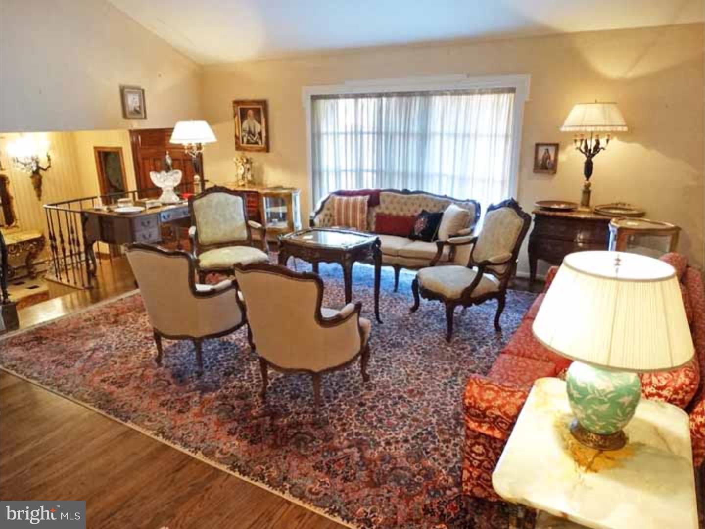 9663 Sandanne Road Philadelphia, PA 19115 - Photo 4 of 24 Living Room