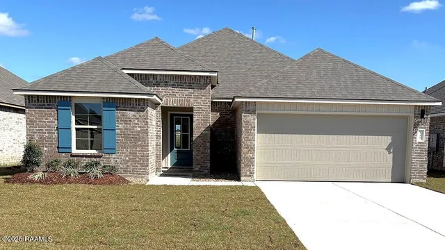 $224,500 | 137 Cottage Cove, Maurice, LA 70555