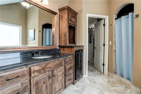 $695,000 | 18914 West 100th Street, Lenexa, KS 66220