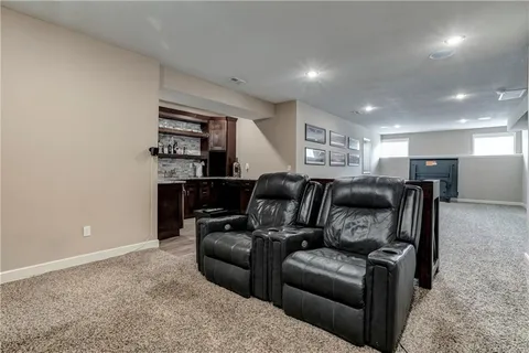 $695,000 | 18914 West 100th Street, Lenexa, KS 66220