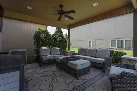 $695,000 | 18914 West 100th Street, Lenexa, KS 66220