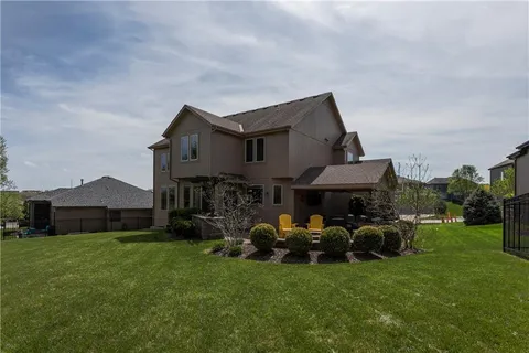 $695,000 | 18914 West 100th Street, Lenexa, KS 66220