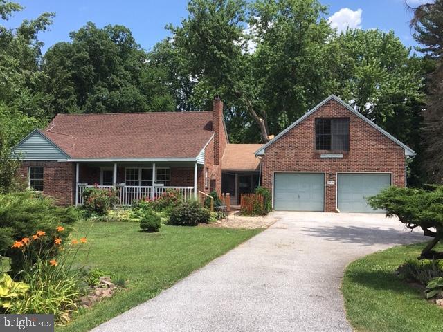 2039 Spring Street York, PA 17408 - Photo 1 of 36 Gallery Image 1