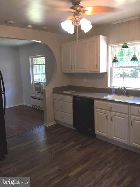 2039 Spring Street York, PA 17408 - Photo 4 of 36 Gallery Image 4