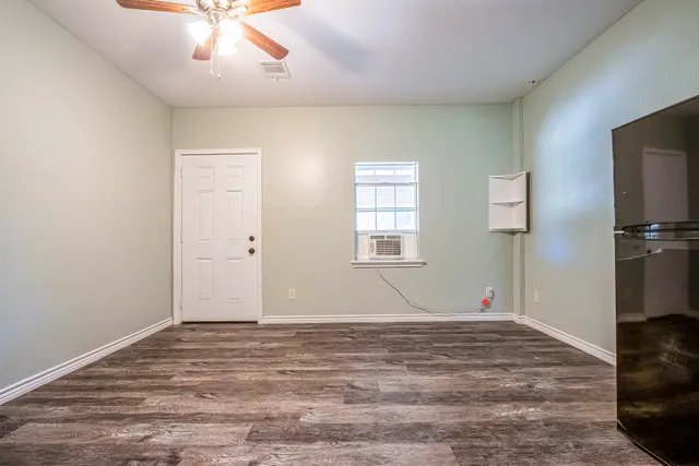 $650 | 229 Bishop Street, Unit 1, Livingston, TX 77351