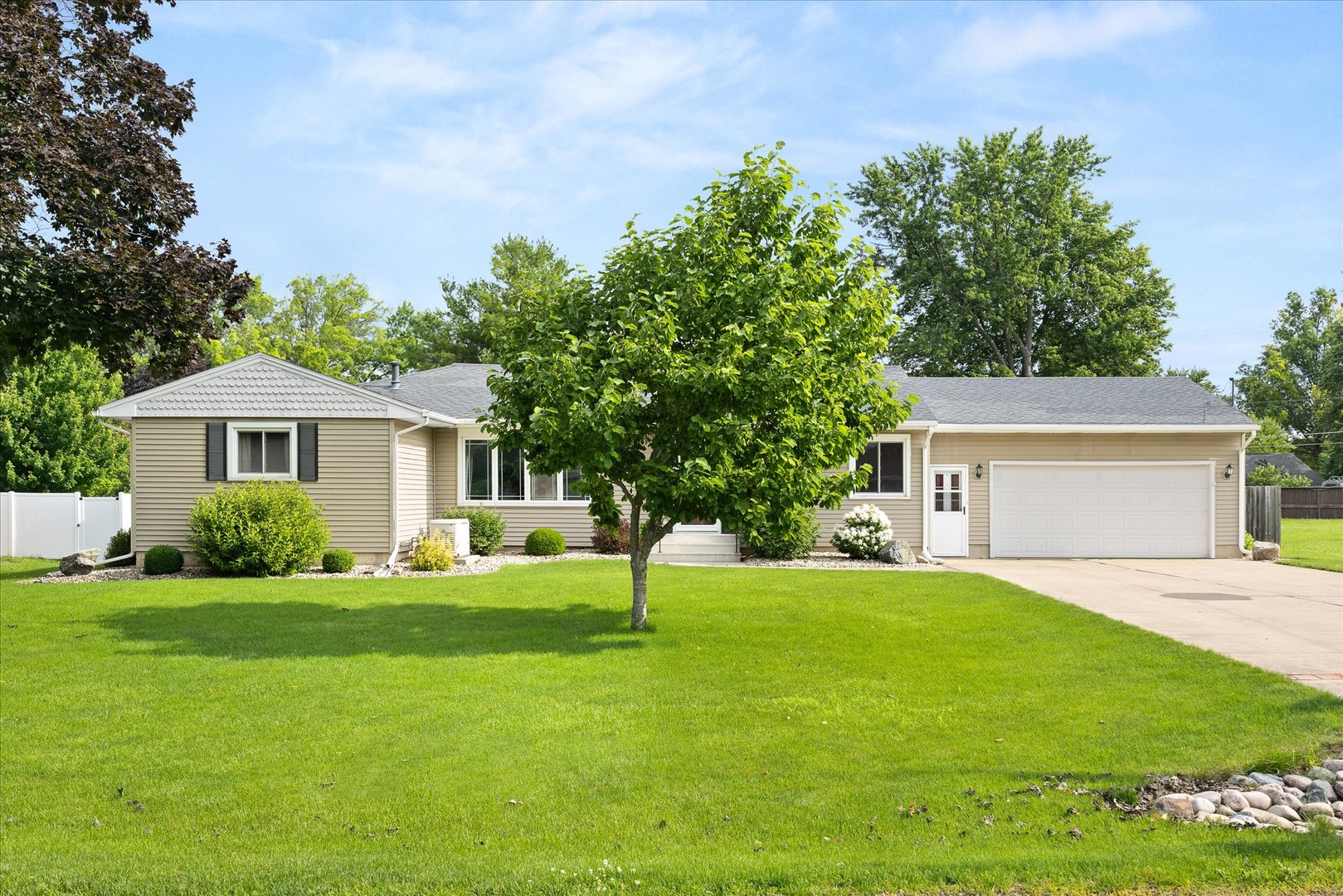 1508 Sharon Road Streator, IL 61364 - Photo 2 of 33