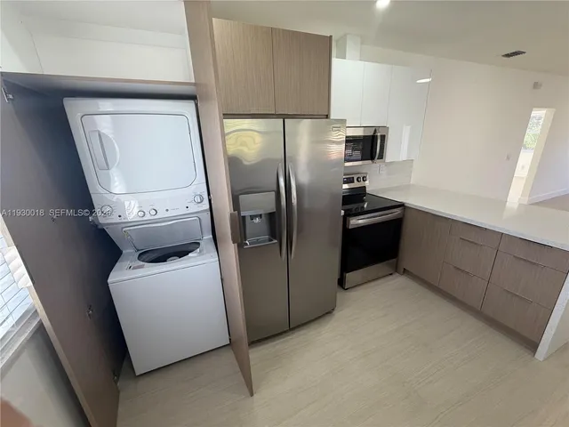 $2,875 | 1045 Southwest 8th Avenue, Unit 1045, Miami, FL 33130