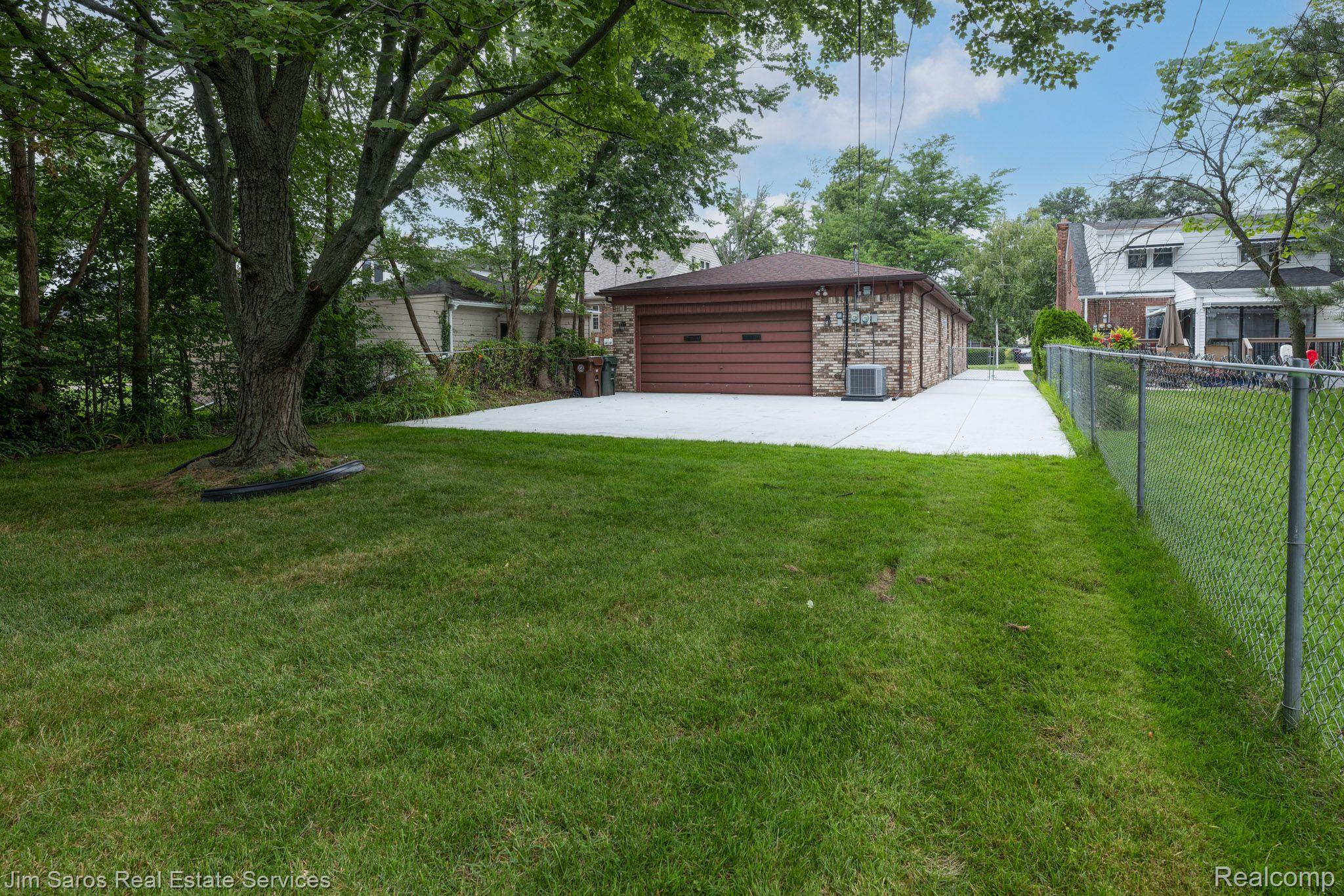 1769 Hampton Road Grosse Pointe, MI 48236 - Photo 6 of 27 Gallery Image 6