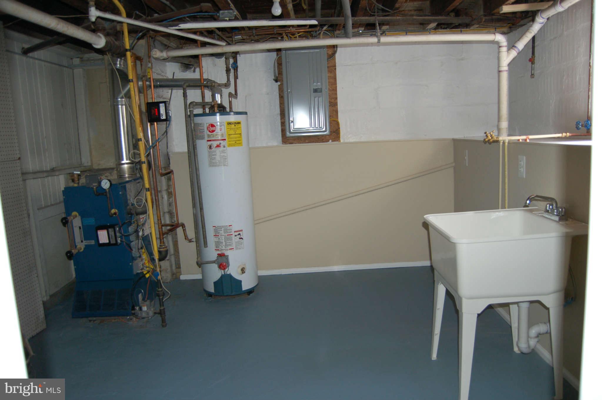 5311 Brabant Road Baltimore, MD 21229 - Photo 26 of 29 a utility room with dryer and washer