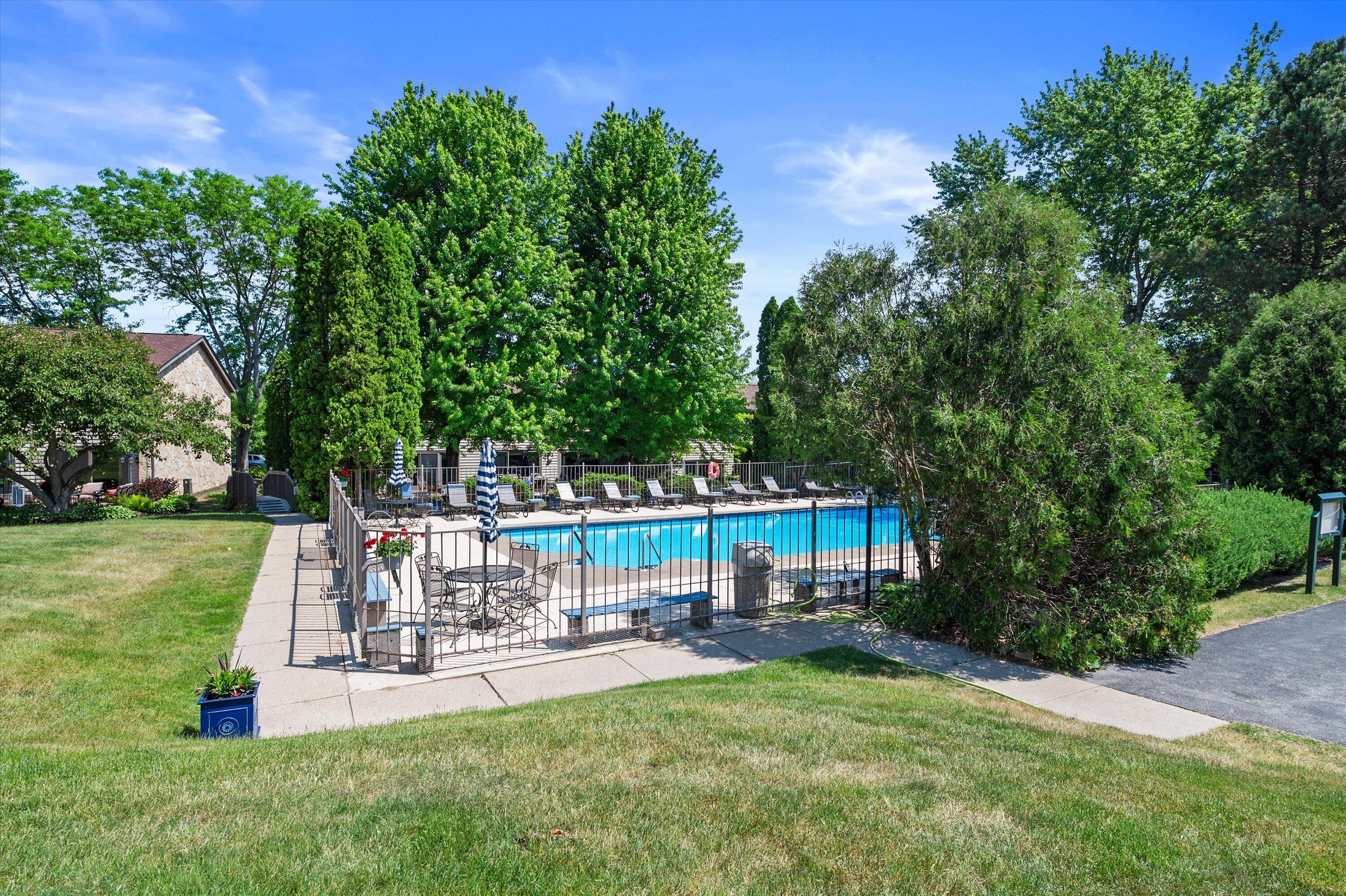 972 Valentine Road Oconomowoc, WI 53066 - Photo 28 of 34 Pool