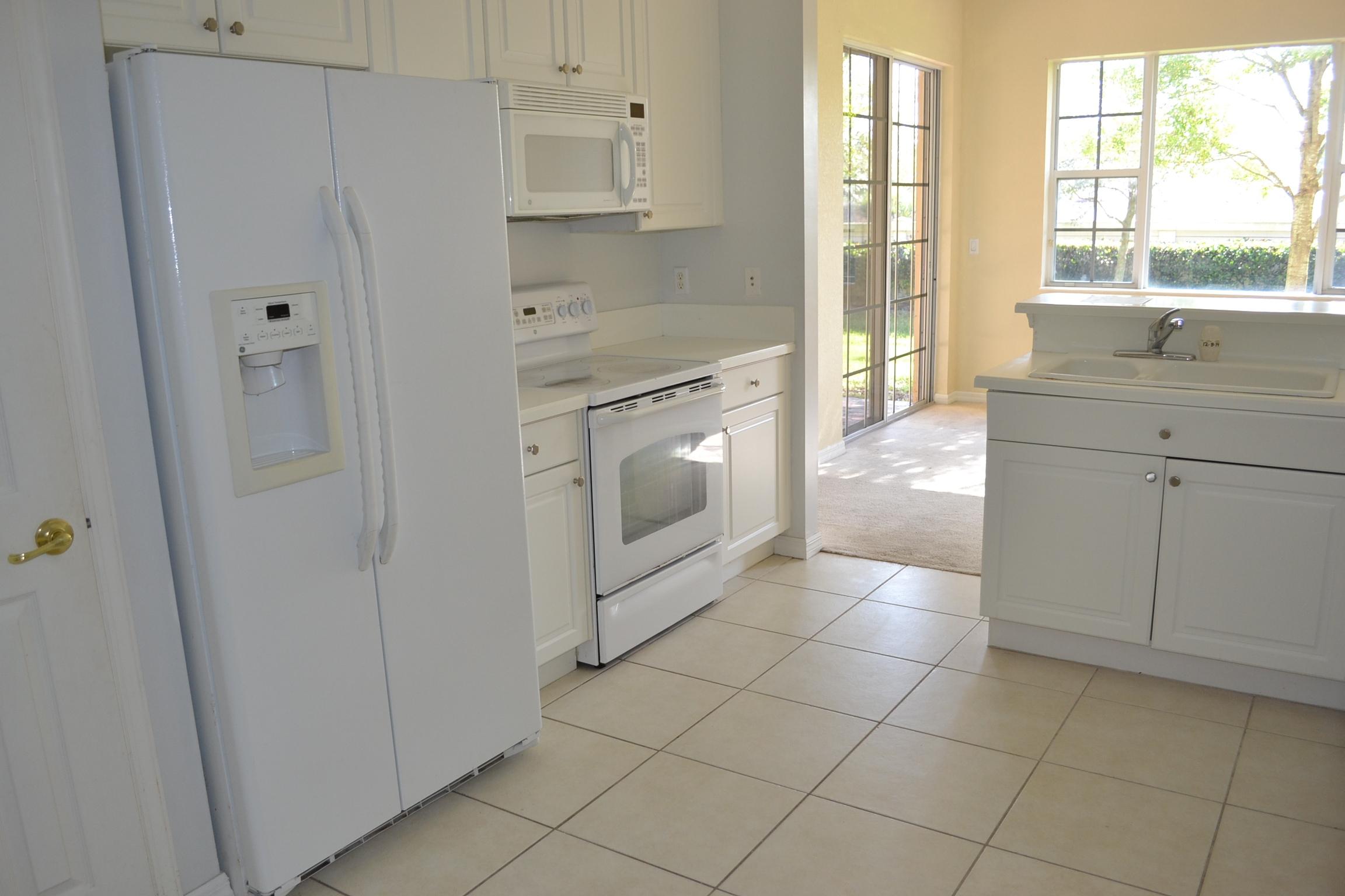 56 Lancaster Road Boynton Beach, FL 33426 - Photo 4 of 17 Kitchen