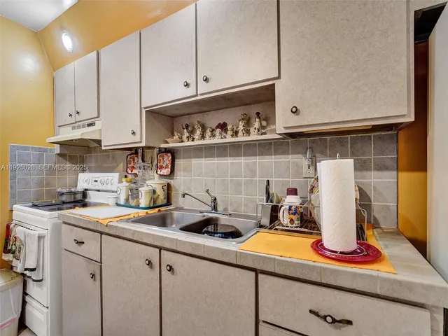 $329,000 | 2770 Northwest 193rd Terrace, Miami Gardens, FL 33056