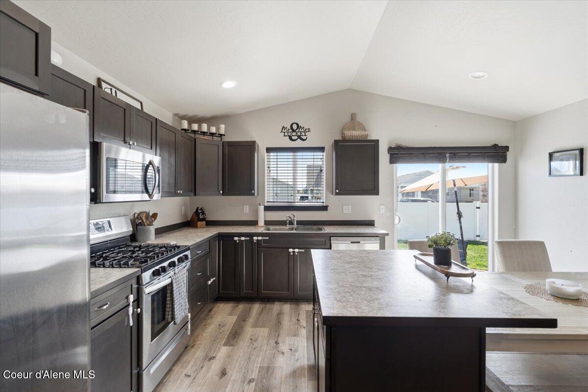 8830 North Mountainshire Road Post Falls, ID 83854 - Photo 11 of 30 12-8830 N Mountainshire Rd_RedHogMedia