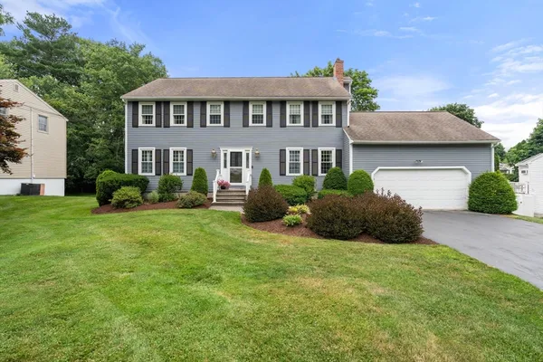 $979,900 | 10 Gannon Terrace, Framingham, MA 01702
