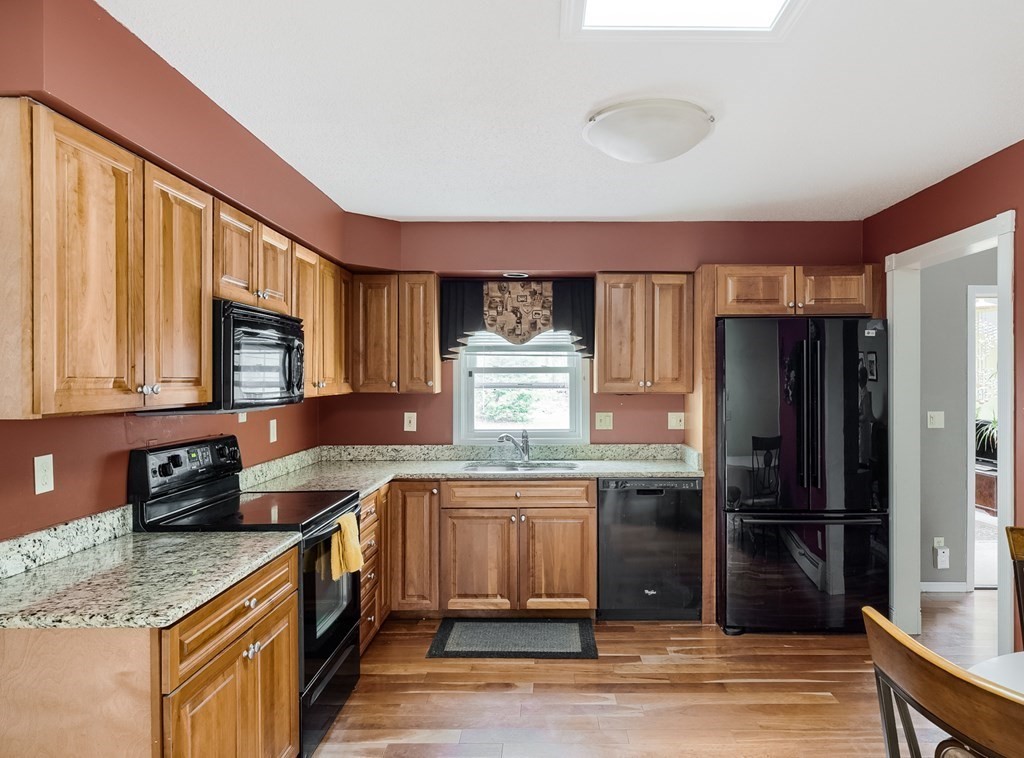 90 Lanesboro Road Worcester, MA 01606 - Photo 10 of 31 Gallery Image 10