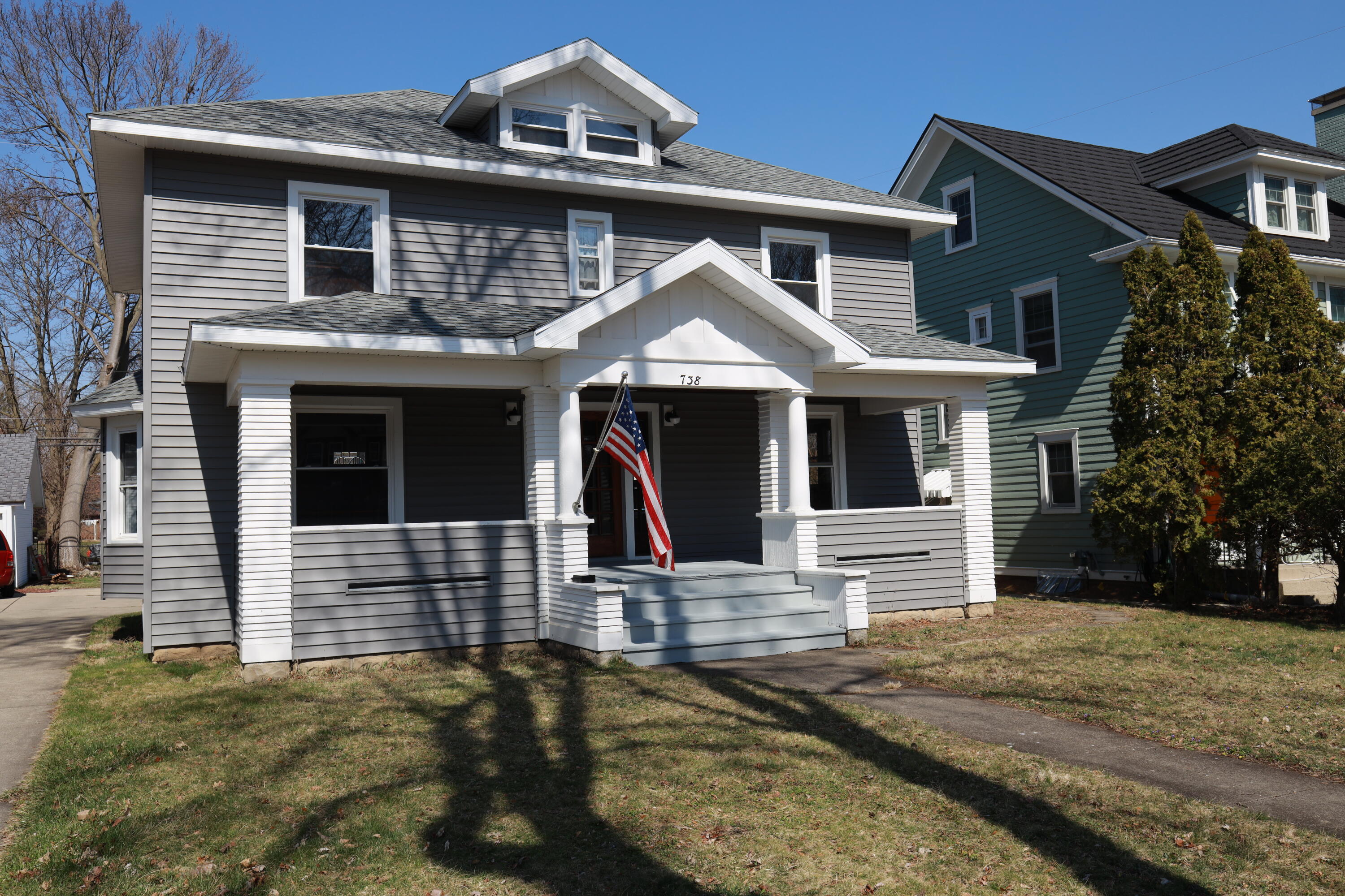 738 Crescent Road Jackson, MI 49203 - Photo 1 of 23 215A2409