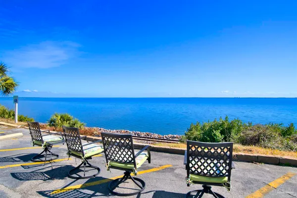 $174,900 | 600 Scenic Highway, Unit 306, Pensacola, FL 32503