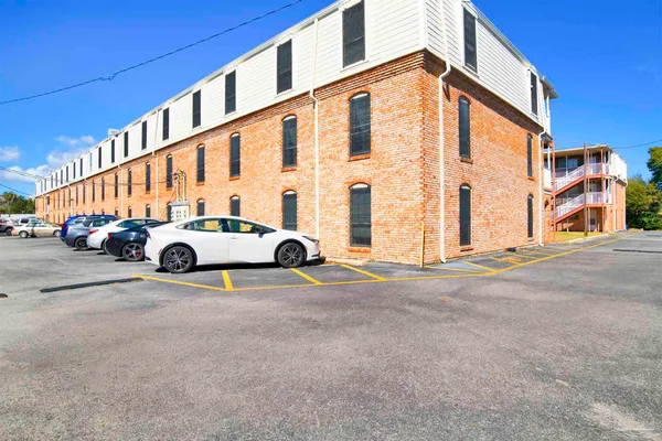 $174,900 | 600 Scenic Highway, Unit 306, Pensacola, FL 32503