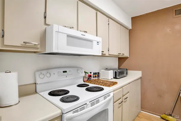 $174,900 | 600 Scenic Highway, Unit 306, Pensacola, FL 32503