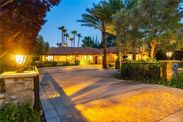 $999,990 | 41540 Nonpareil Drive, Palmdale, CA 93551