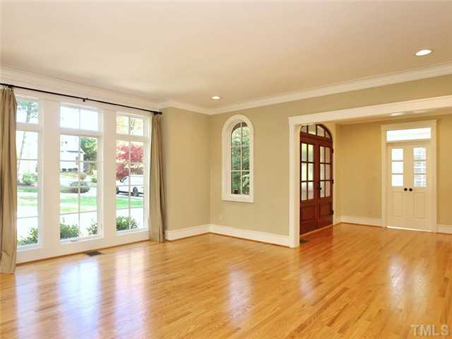 3113 Agecroft Road Raleigh, NC 27608 - Photo 4 of 23