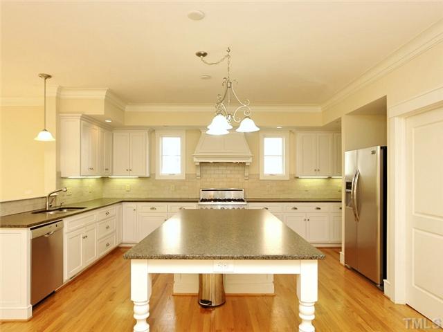 3113 Agecroft Road Raleigh, NC 27608 - Photo 8 of 23