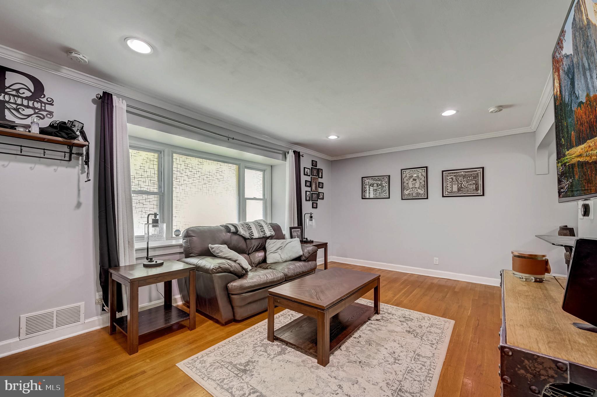 35 Miry Brook Road Hamilton, NJ 08690 - Photo 4 of 33