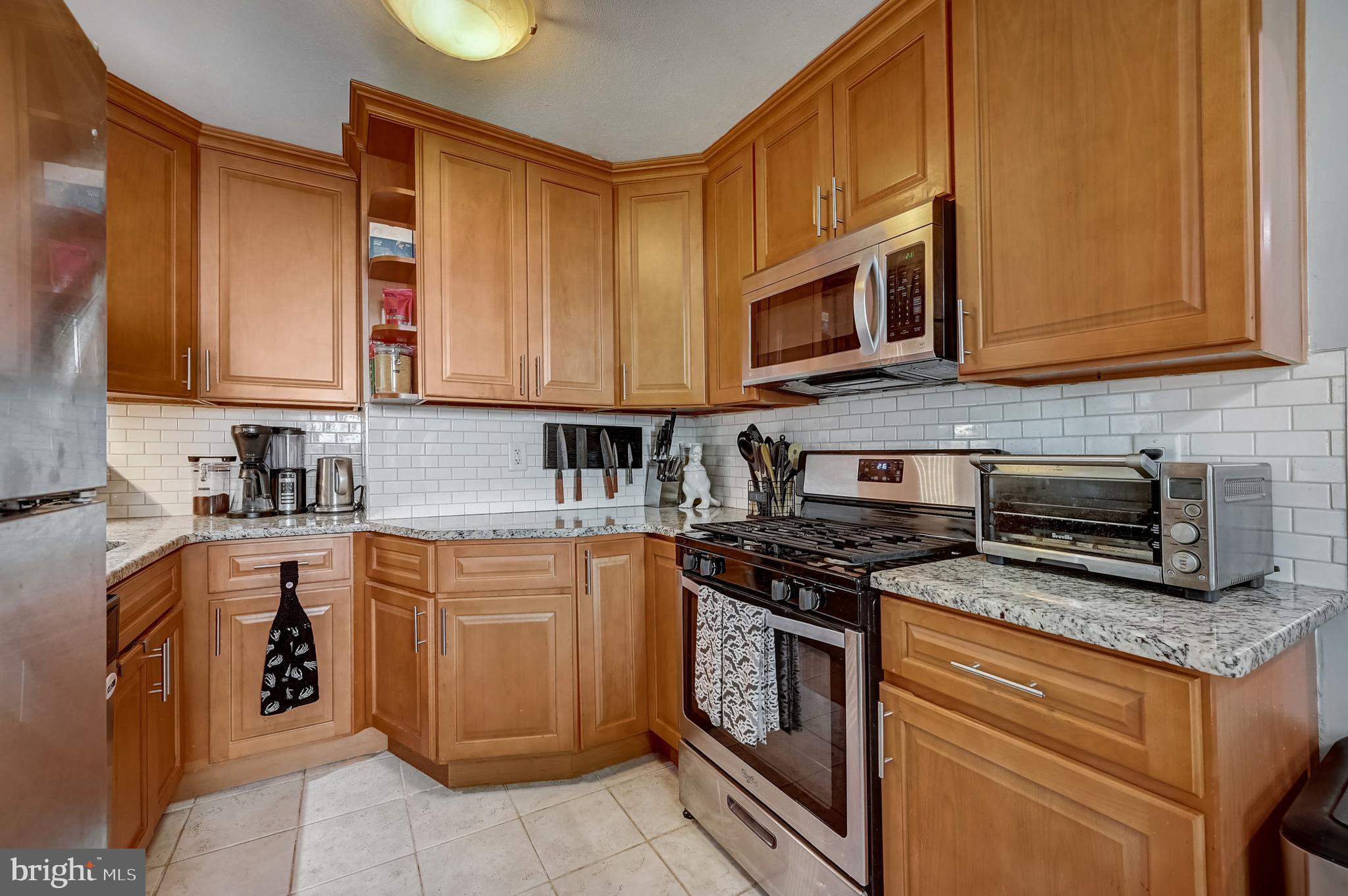 35 Miry Brook Road Hamilton, NJ 08690 - Photo 9 of 33