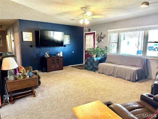 $197,000 | 508 Monroe Street, Thayer, MO 65791