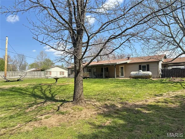 $189,900 | 508 Monroe Street, Thayer, MO 65791