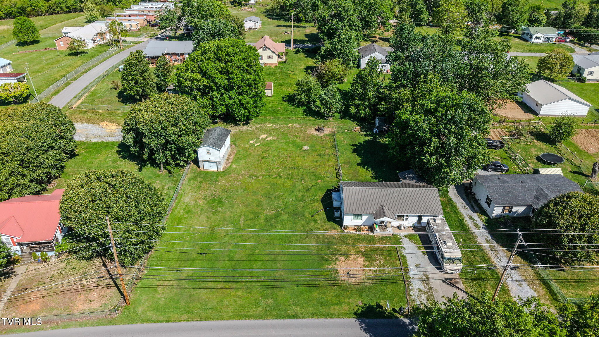 190 Debusk Road Greeneville, TN 37743 - Photo 25 of 27 26-web-or-mls-DJI_20260422104837_0032_D