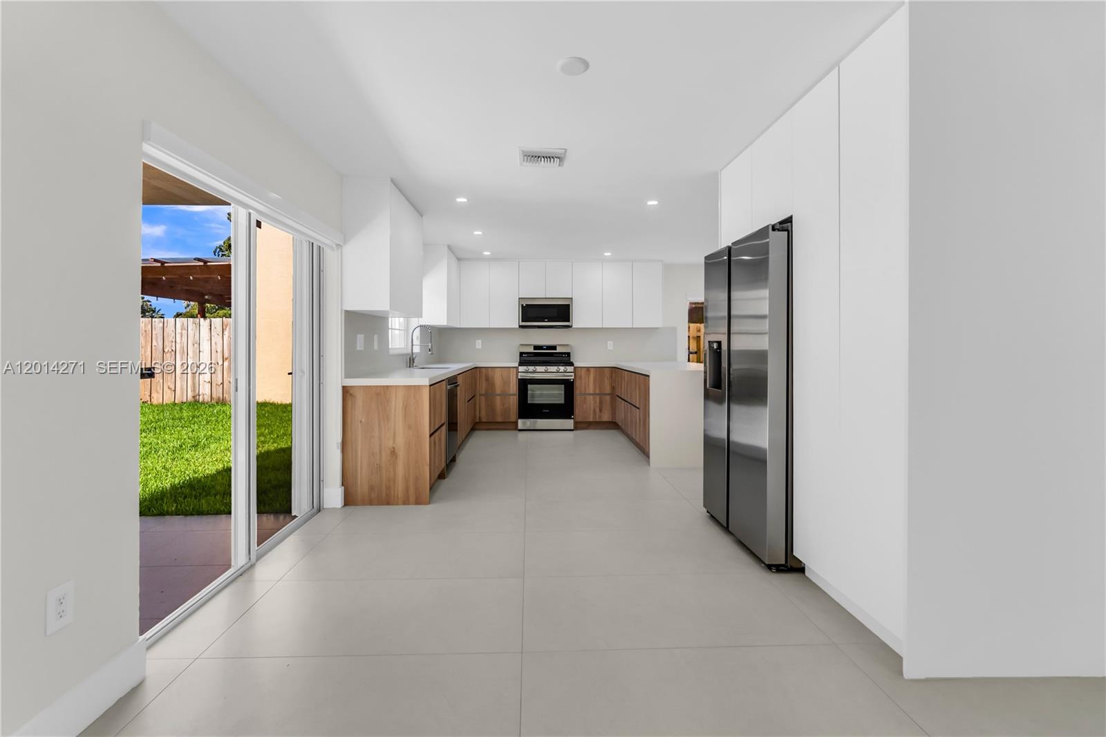 15174 Southwest 111th Street Miami, FL 33196 - Photo 18 of 64