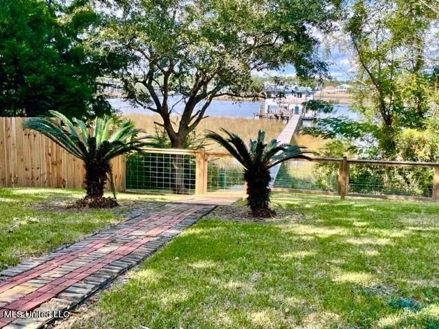 $2,500 | 1010 Legion Lane, Ocean Springs, MS 39564