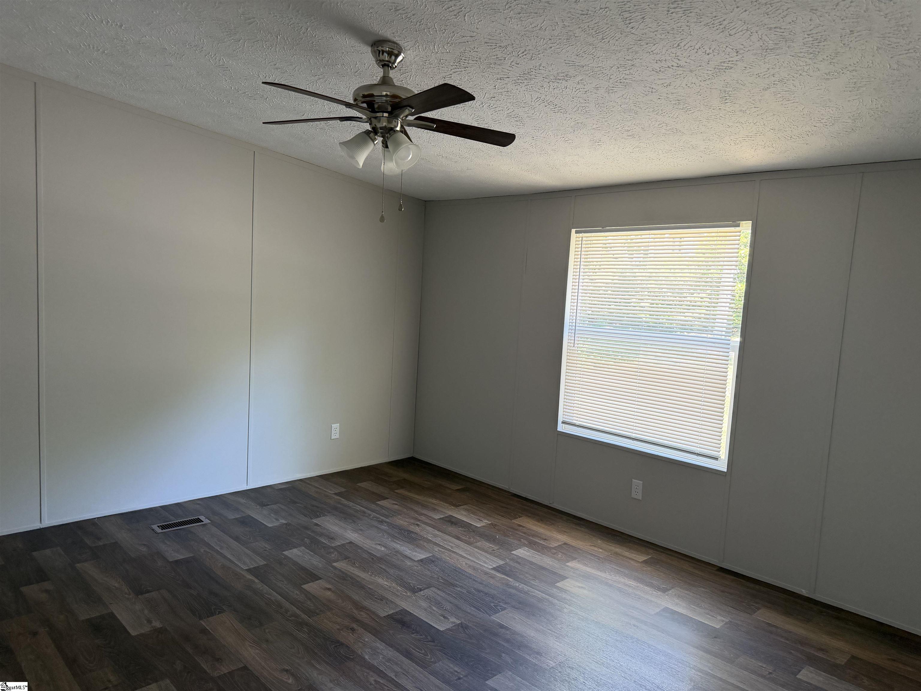 281 Old Petrie Road Spartanburg, SC 29302 - Photo 11 of 16