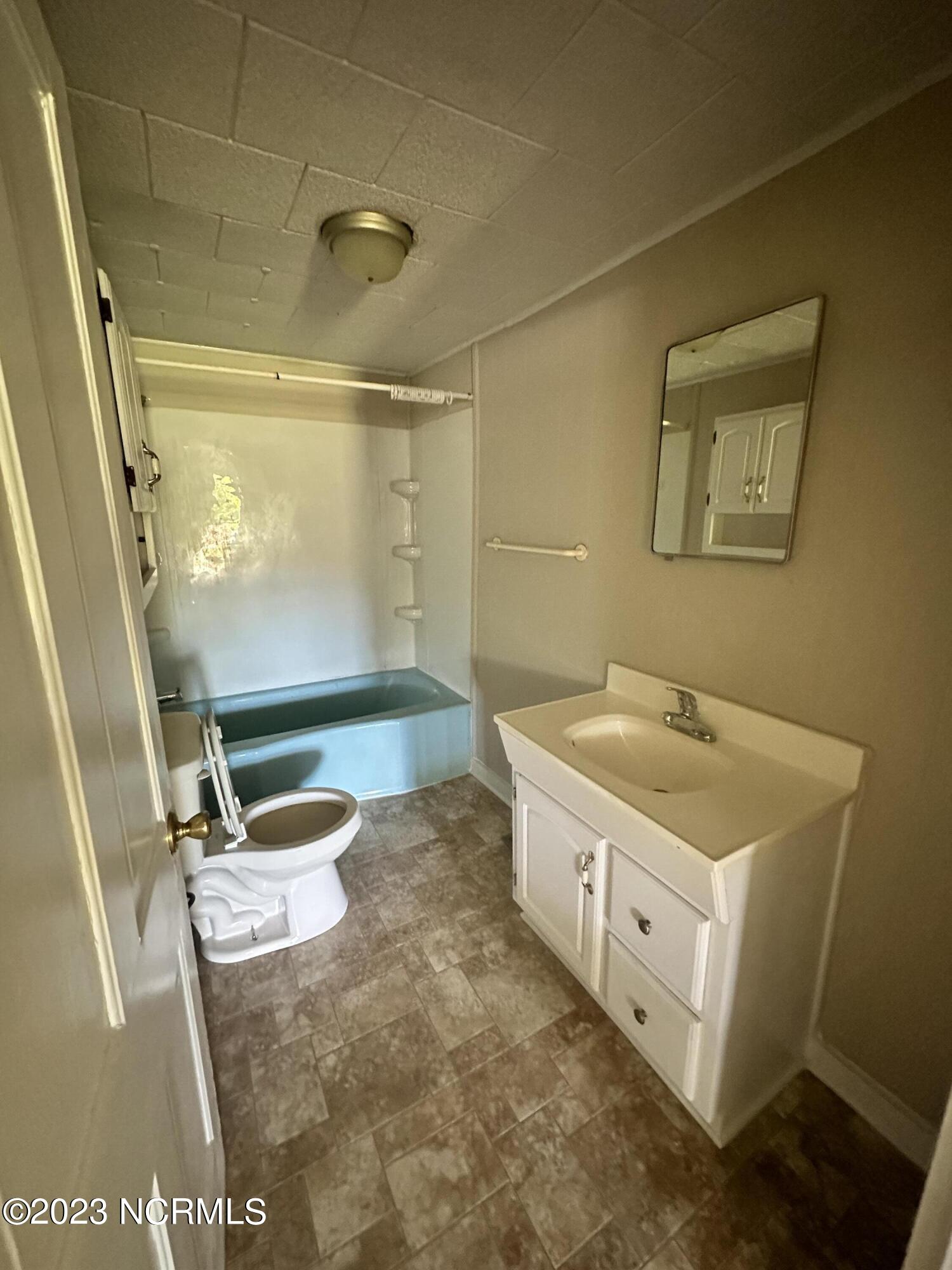1337 Mt Tabor Road Creswell, NC 27928 - Photo 8 of 25 Full Bathroom