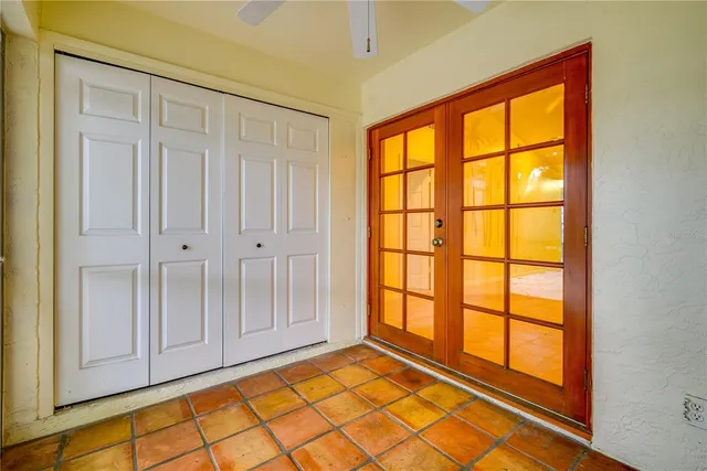 a view of empty room with window