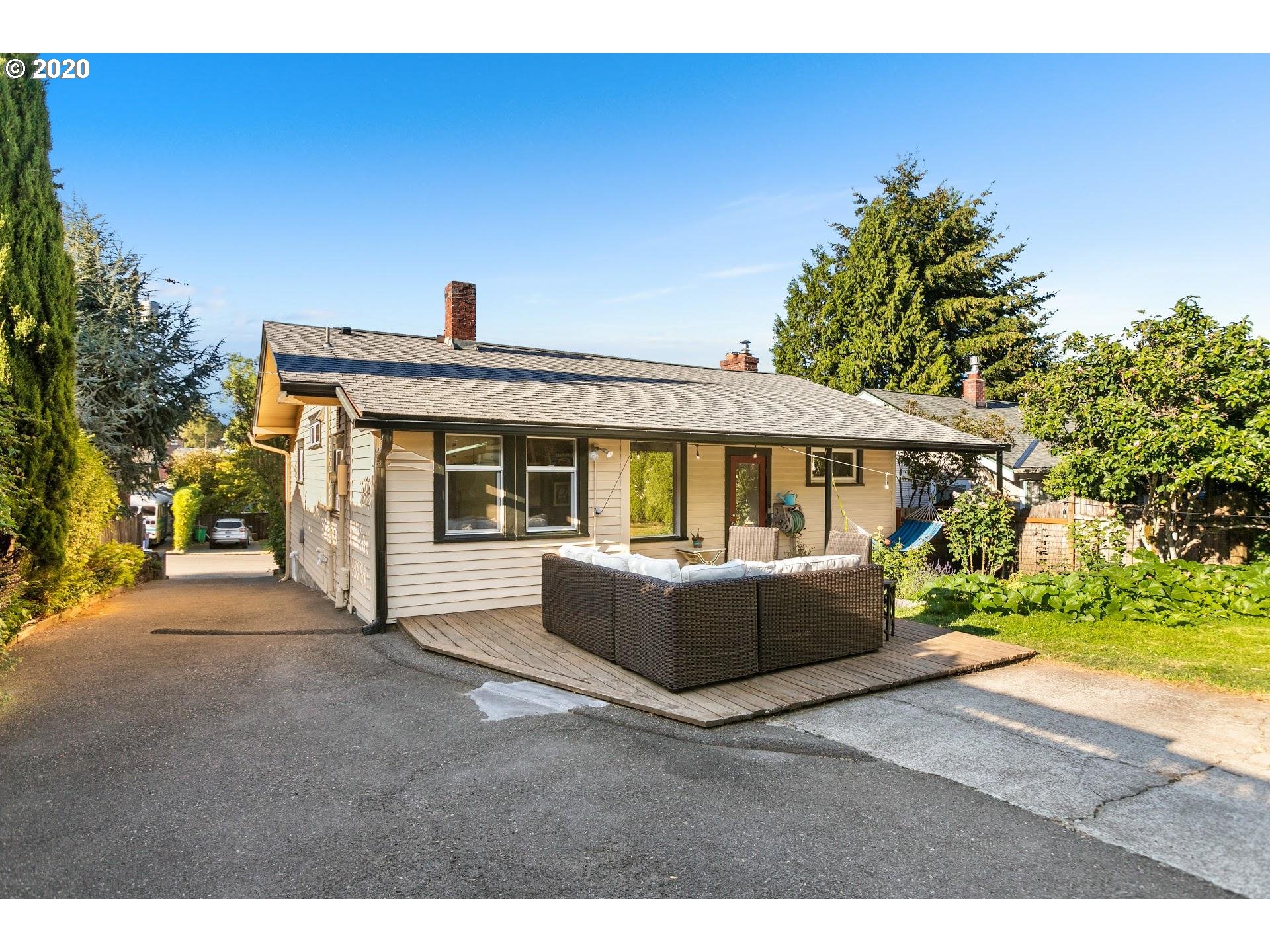 3520 Southwest Falcon Street Portland, OR 97219 - Photo 22 of 26 Gallery Image 22