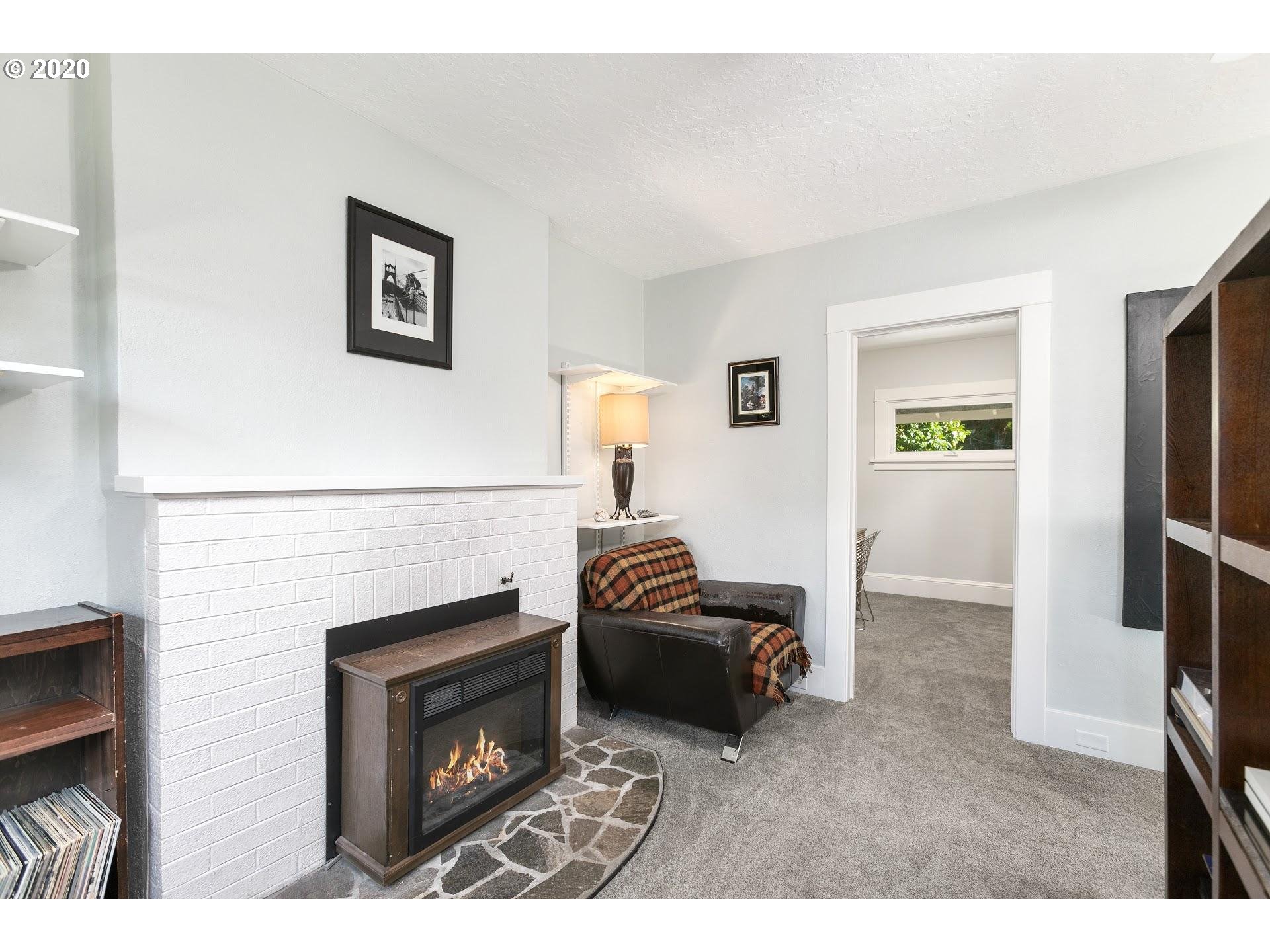 3520 Southwest Falcon Street Portland, OR 97219 - Photo 8 of 26 Gallery Image 8