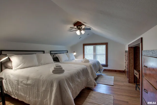 $299,500 | 129 East Main Street, Mount Sterling, IL 62353