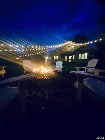 $299,500 | 129 East Main Street, Mount Sterling, IL 62353