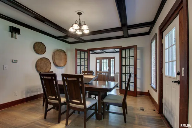 $299,500 | 129 East Main Street, Mount Sterling, IL 62353