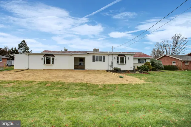 $309,000 | 158 Colonial Drive, Chambersburg, PA 17202