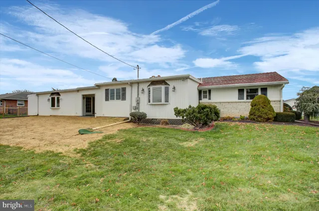 $309,000 | 158 Colonial Drive, Chambersburg, PA 17202