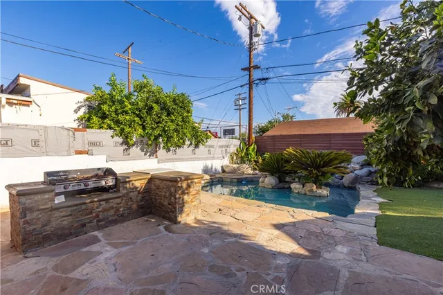 $799,000 | 22020 Saticoy Street, Canoga Park, CA 91303