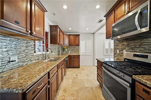 $799,000 | 22020 Saticoy Street, Canoga Park, CA 91303