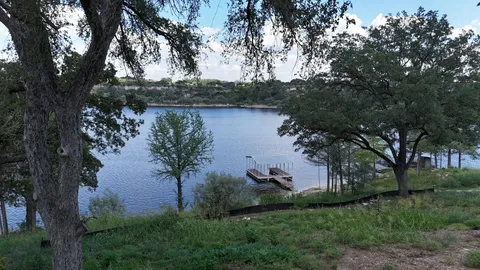 $1,199,000 | 1013 Lakeshore Drive, Spicewood, TX 78669
