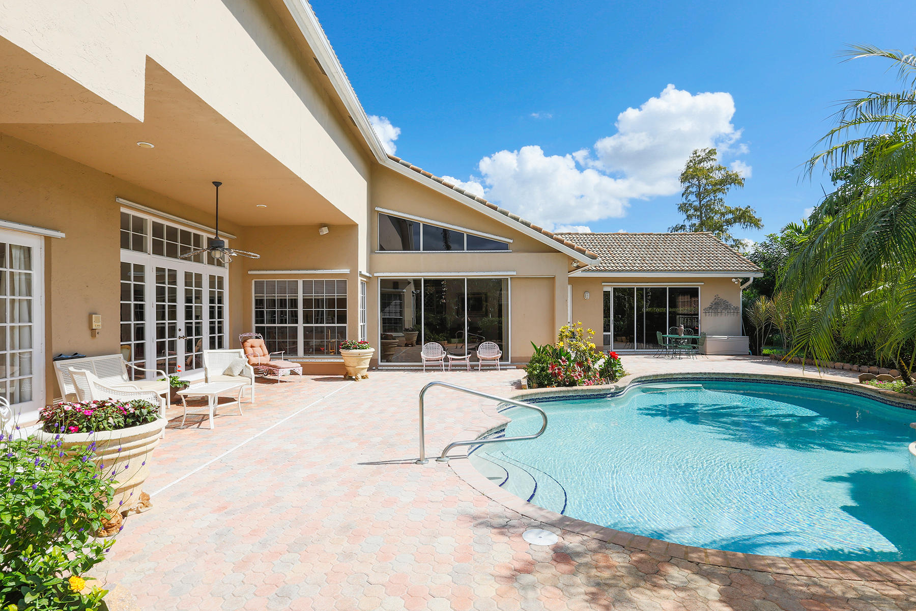14356 Halter Road Wellington, FL 33414 - Photo 35 of 62 36PoolPatio1