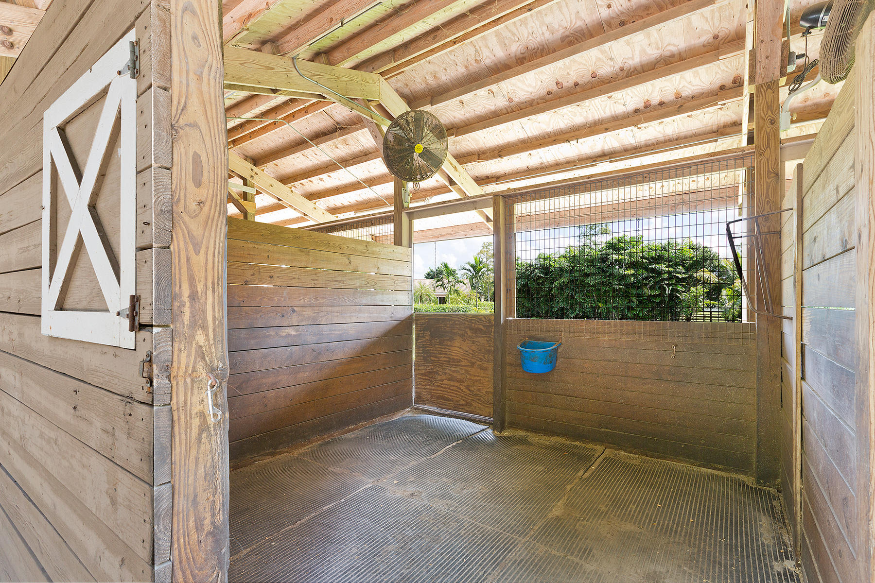 14356 Halter Road Wellington, FL 33414 - Photo 46 of 62 47BarnStall